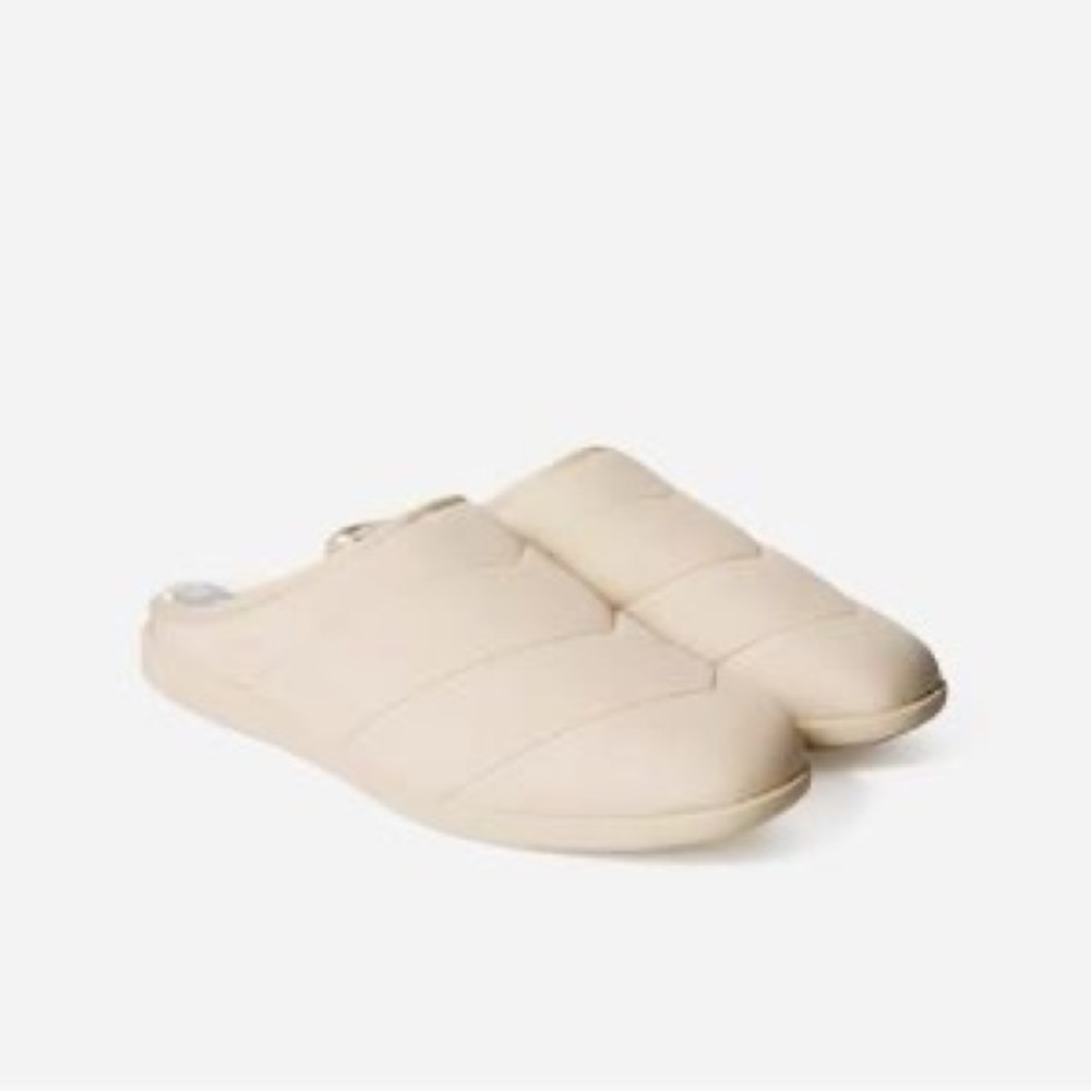 EVERLANE The ReNew Slipper in Parchment